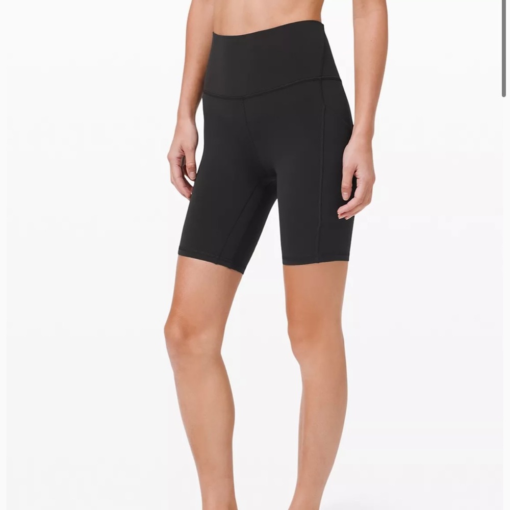 8” Align Shorts w/ Pockets
